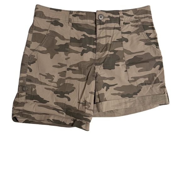 social sanctuary by sanctuary Pants - Sanctuary Taupe Olive Camo Roll-Hem Cargo Shorts